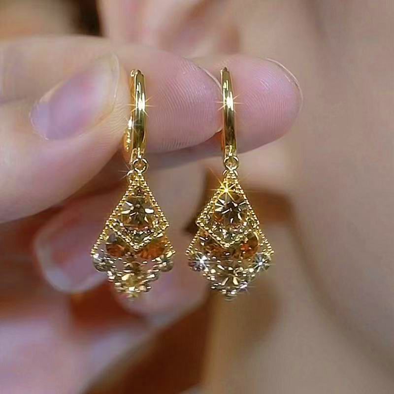 ✨【Kupte 1 a získejte 1 zdarma】 Elegantní zlaté náušnice se třpytivými diamanty_3881839