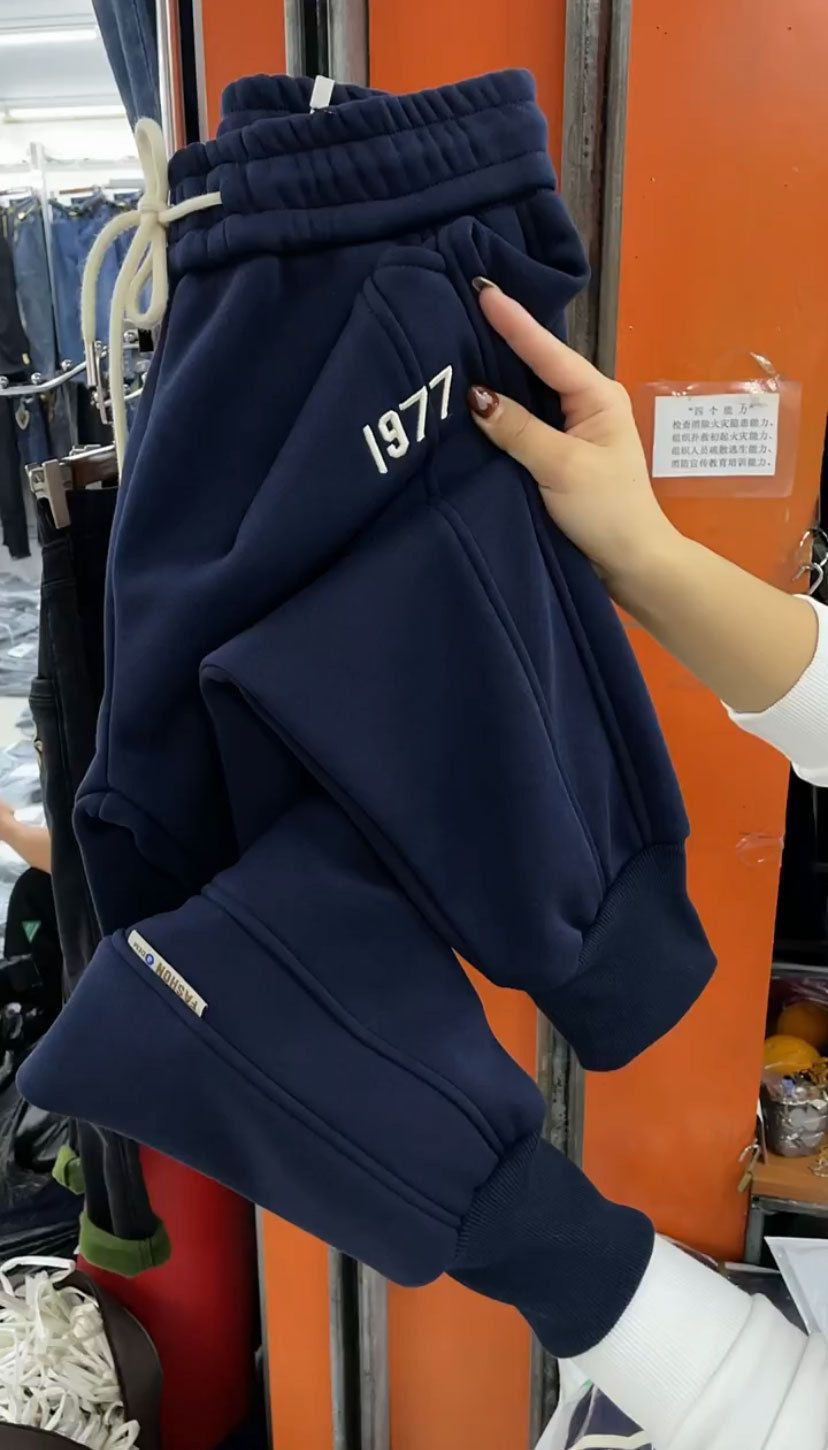 🔥【M-4XL】2024 Zimní sametové zesílené ležérní kalhoty_3824716