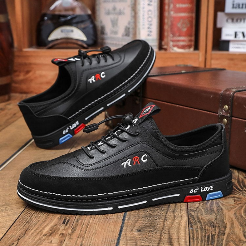 💯【39-48】Los zapatos de negocios casuales para hombre están hechos de cuero impermeable y resistente a las manchas con una suela suave para un uso cómodo.