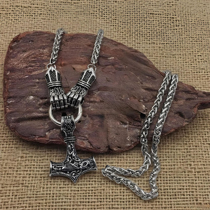 ⚡ 50% de descuento 🔥 Collar con martillo vikingo de Thor