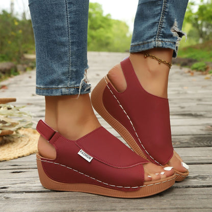 🔥【36-43】Sandalias de cuero con tacón inclinado y suela suave: máxima comodidad y soporte durante todo el día.4284379